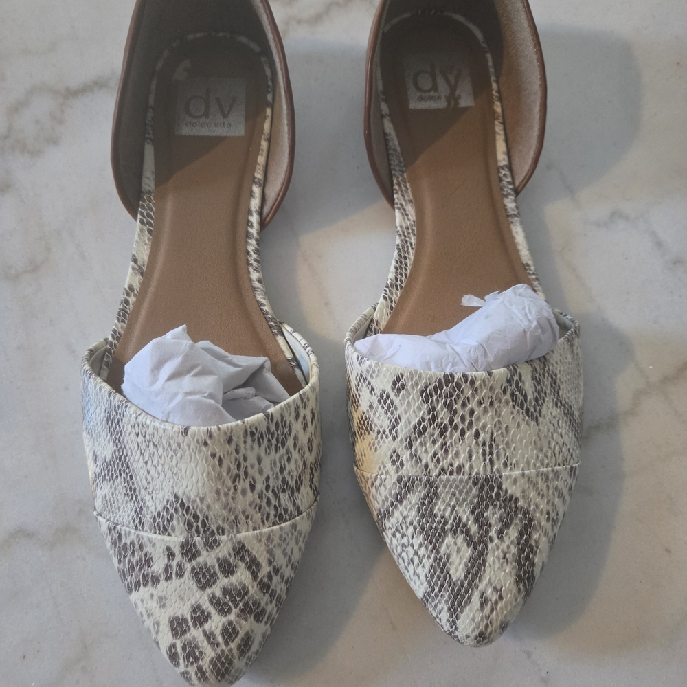 DV by Dolce Vita Women's Snakeskin Pattern Flats - Cream and Brown